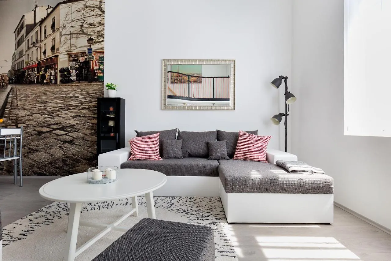 Cobblestone Quarters With A Wave Of Colour Apartment Budapest
